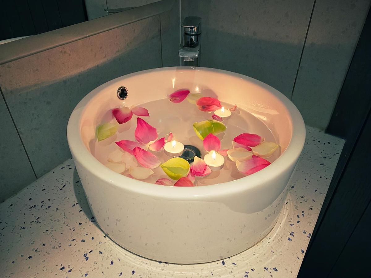 Yunfan Hotel Пном Пен Екстериор снимка