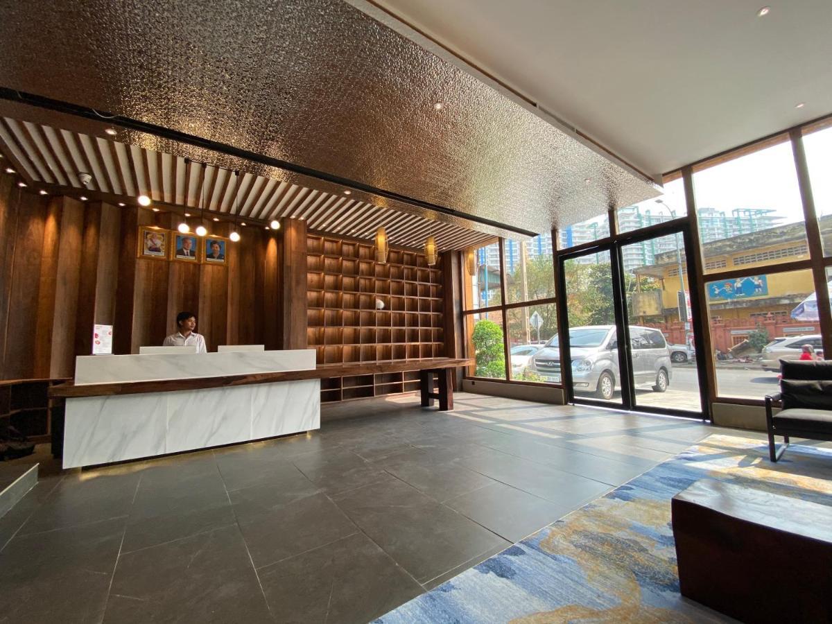 Yunfan Hotel Пном Пен Екстериор снимка