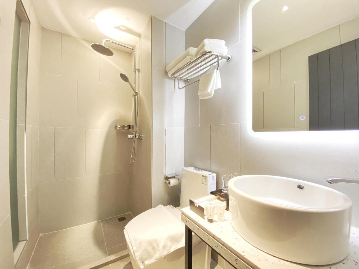 Yunfan Hotel Пном Пен Екстериор снимка
